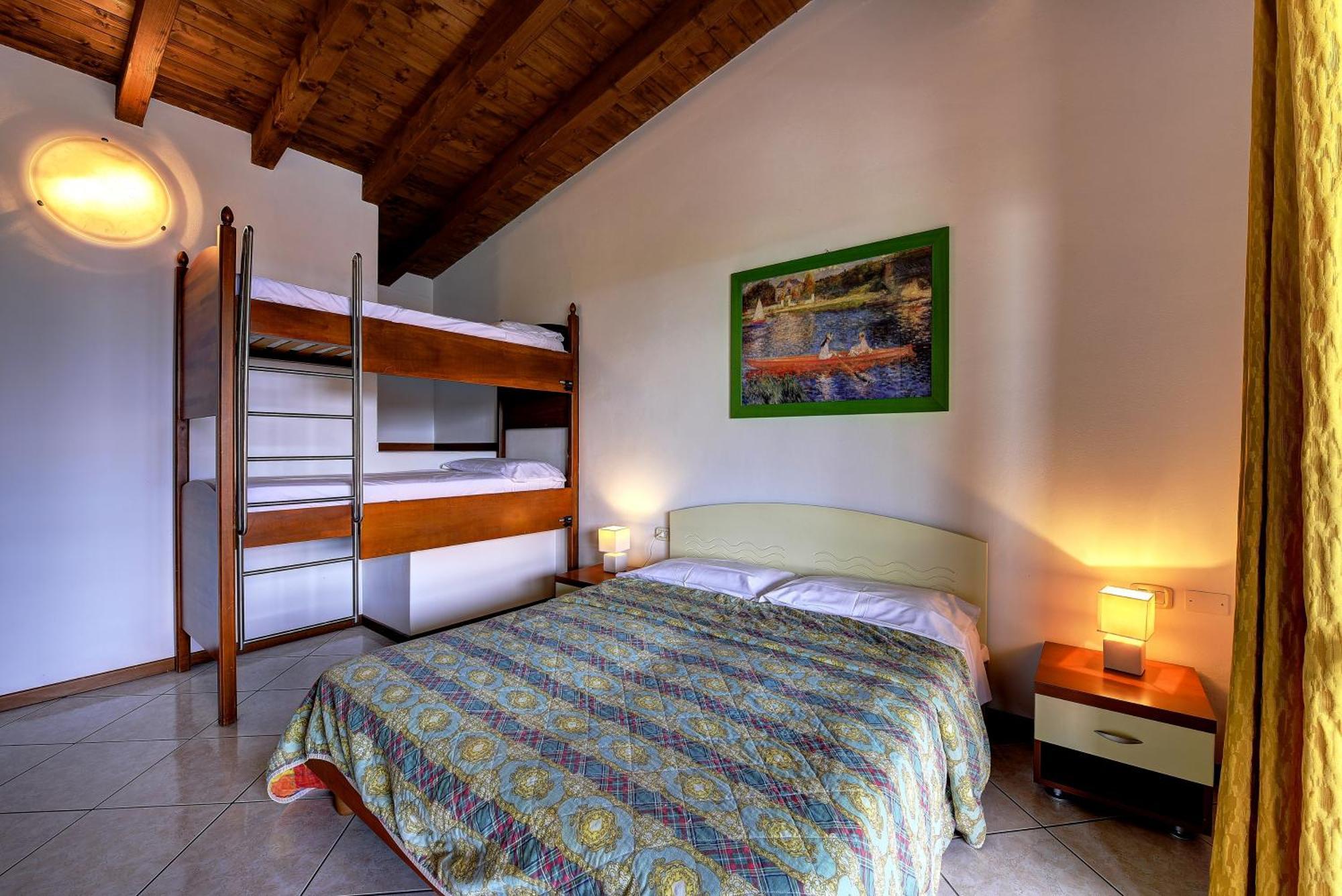Italsol Residence Riai Moniga del Garda Room photo